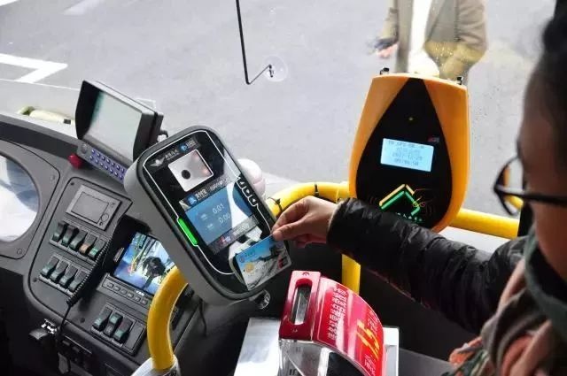 新昌公交银行卡一分钱乘公交，“互联网+公交”的全新体验