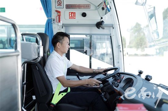 上海公交安装疲劳驾驶预警系统，可疲劳驾驶识别监测