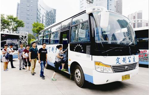 施工人员上下班坐上“直通车” 高新区“定制公交”助力复工复产